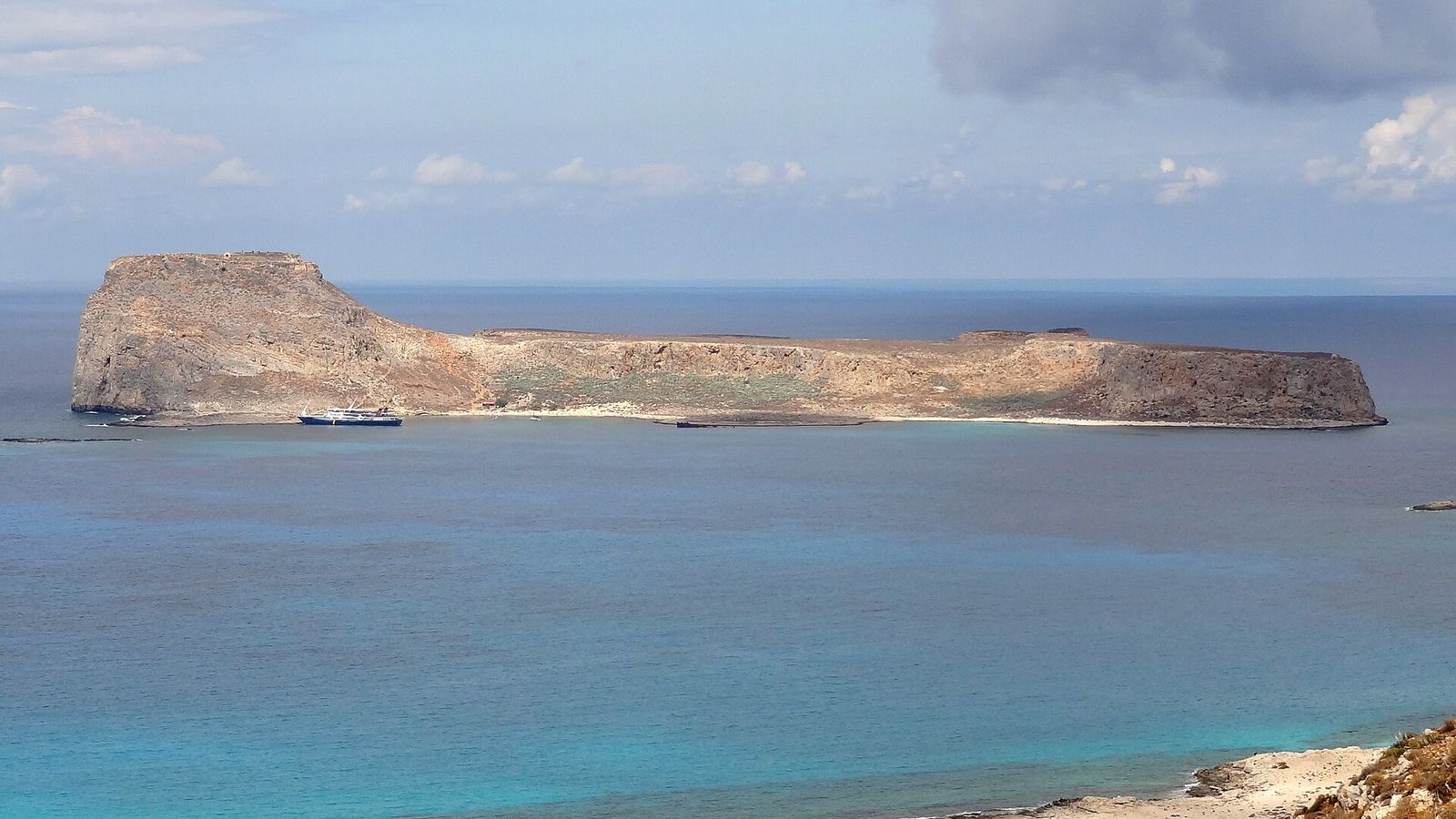 Het eilandje Imeri Gramvousa bij de Balos-lagune op Kreta